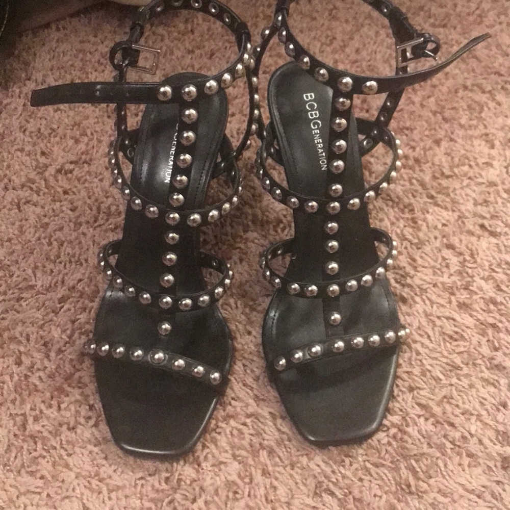 Black studded heel for the bad girl